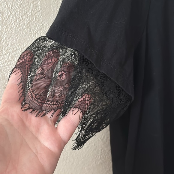 Lane Bryant Lace Edge Women’s Plus Size T-shirt, Black, 22/24 3X - Picture 3 of 6